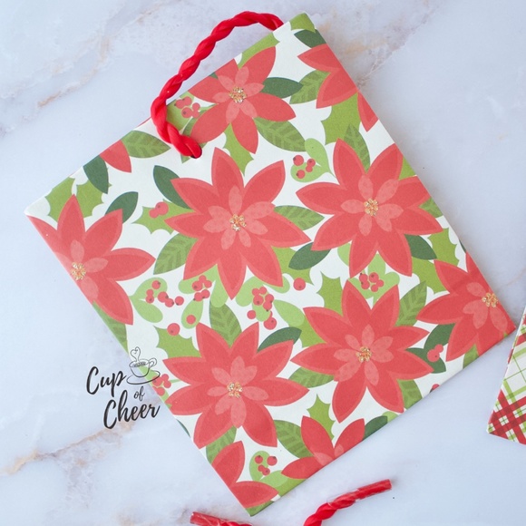 ✨2/$10 🎁Set of 4 Hallmark Mini Gift Bags - Picture 2 of 5